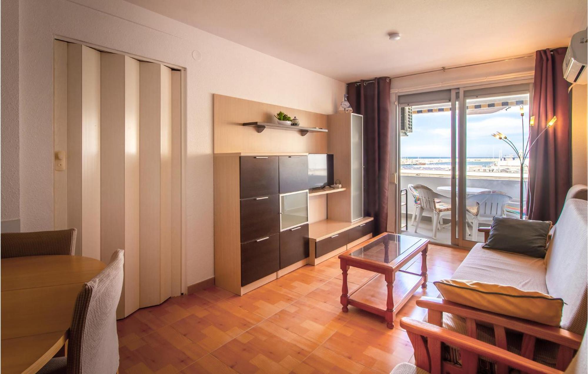 Stunning Apartment In Gandia With Kitchen Экстерьер фото