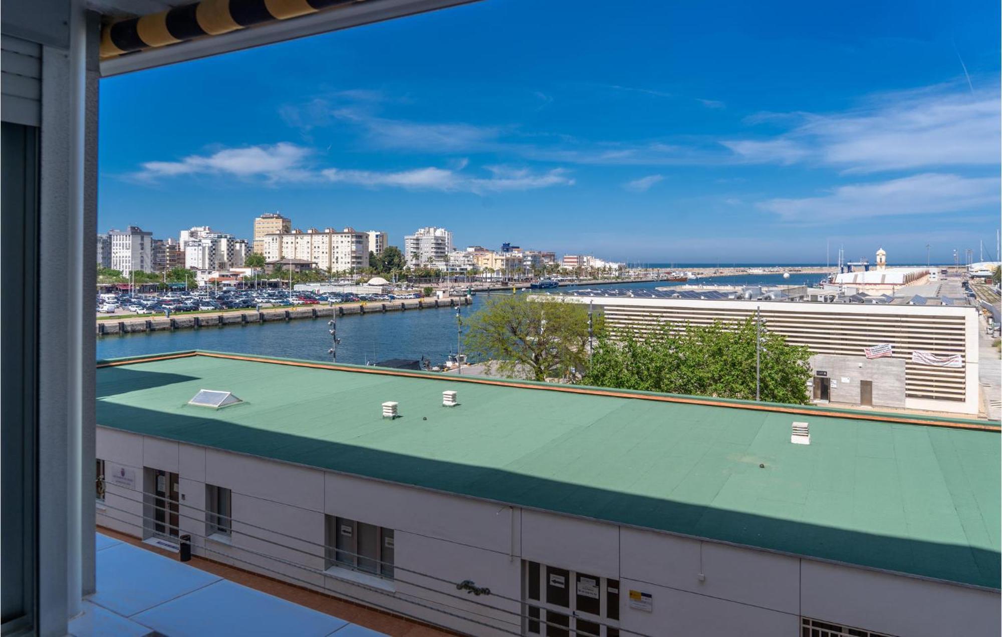 Stunning Apartment In Gandia With Kitchen Экстерьер фото